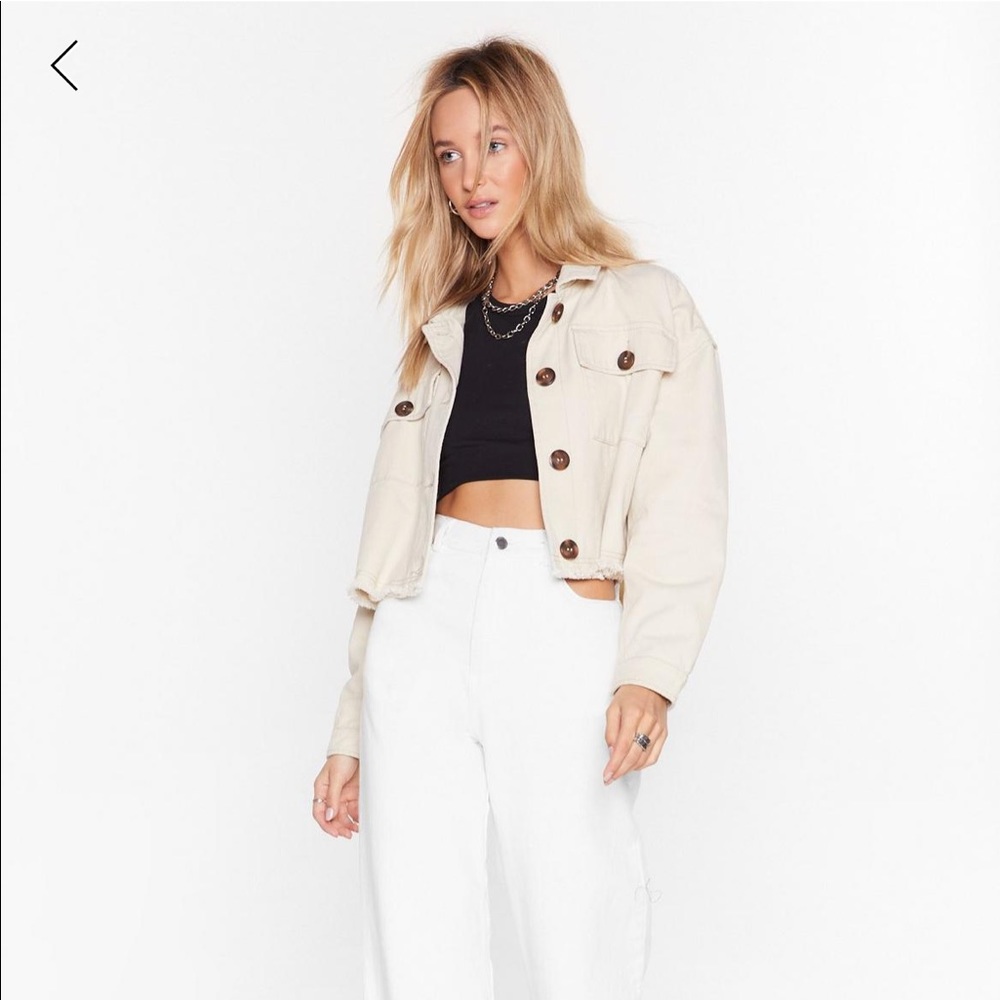 ✨NWT✨ Cropped Denim Utility Jacket